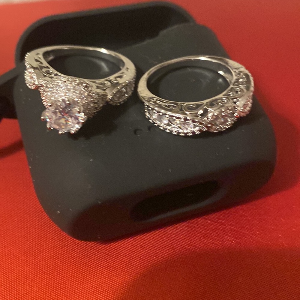 This Beautiful Two Piece Ring Set - image 2